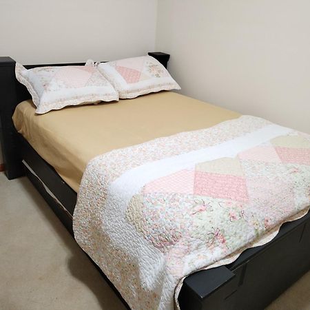 Cool And Affordable Apartment 게일즈버그 외부 사진