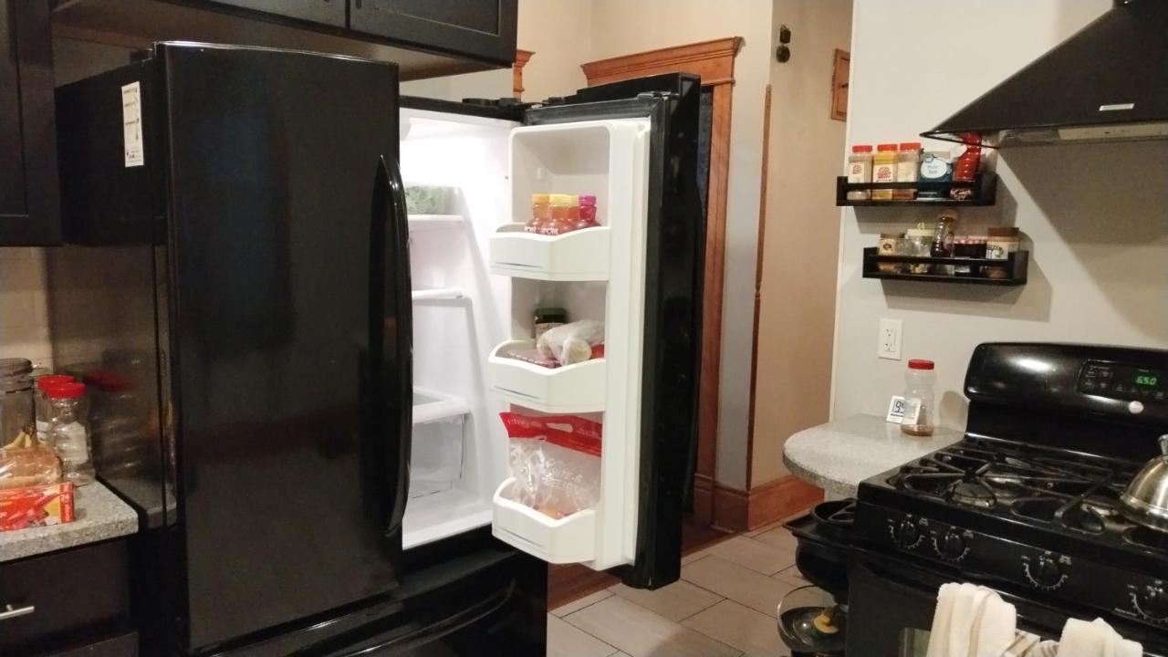 Cool And Affordable Apartment 게일즈버그 외부 사진