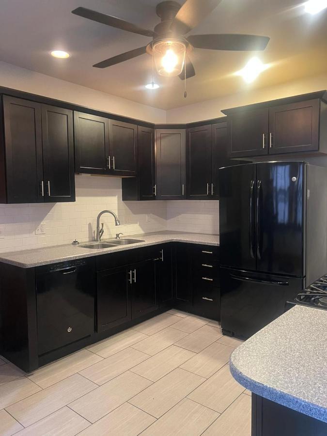 Cool And Affordable Apartment 게일즈버그 외부 사진